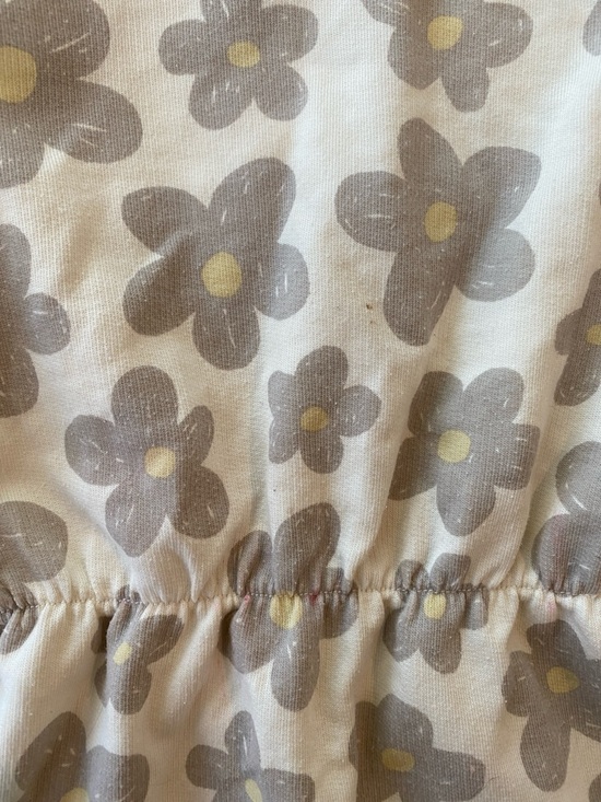 Rylee + Cru 18-24 month Cream Sleeveless Daisy Romper with Gray Flowers - Picture 4 of 7